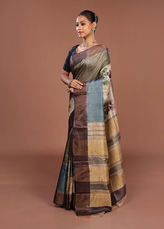 Green Handloom Tussar Pure Silk Saree With Blouse Piece - Image 4
