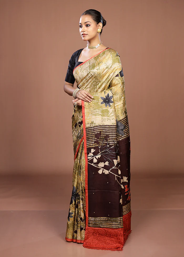 Green Handloom Tussar Pure Silk Saree With Blouse Piece - Image 4
