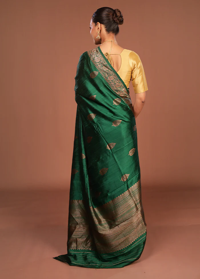 Green Handloom Tussar Pure Silk Saree With Blouse Piece - Image 3