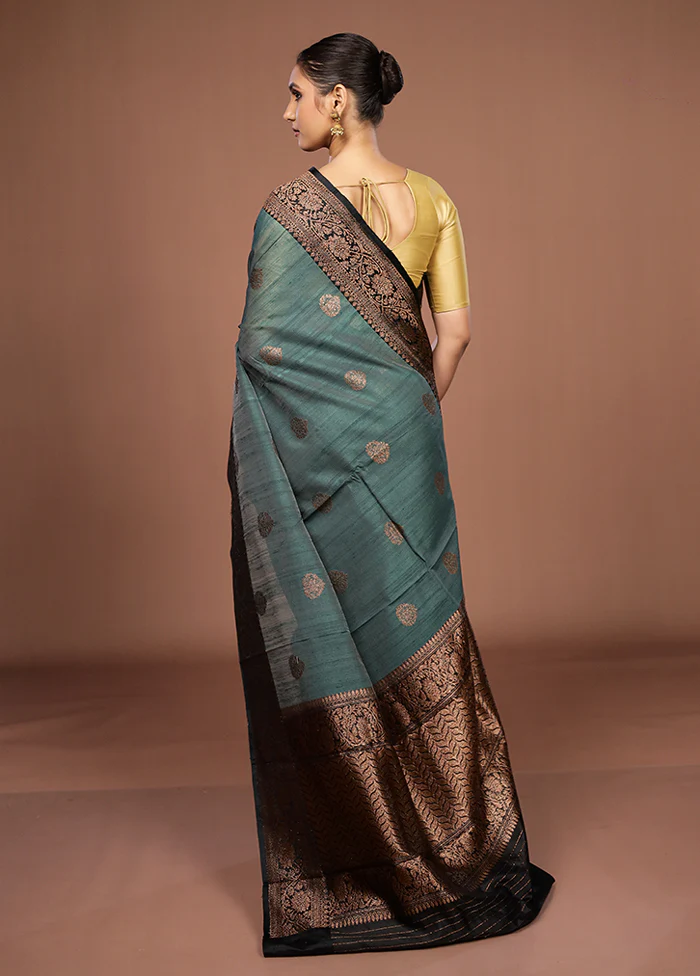 Green Handloom Tussar Pure Silk Saree With Blouse Piece - Image 3