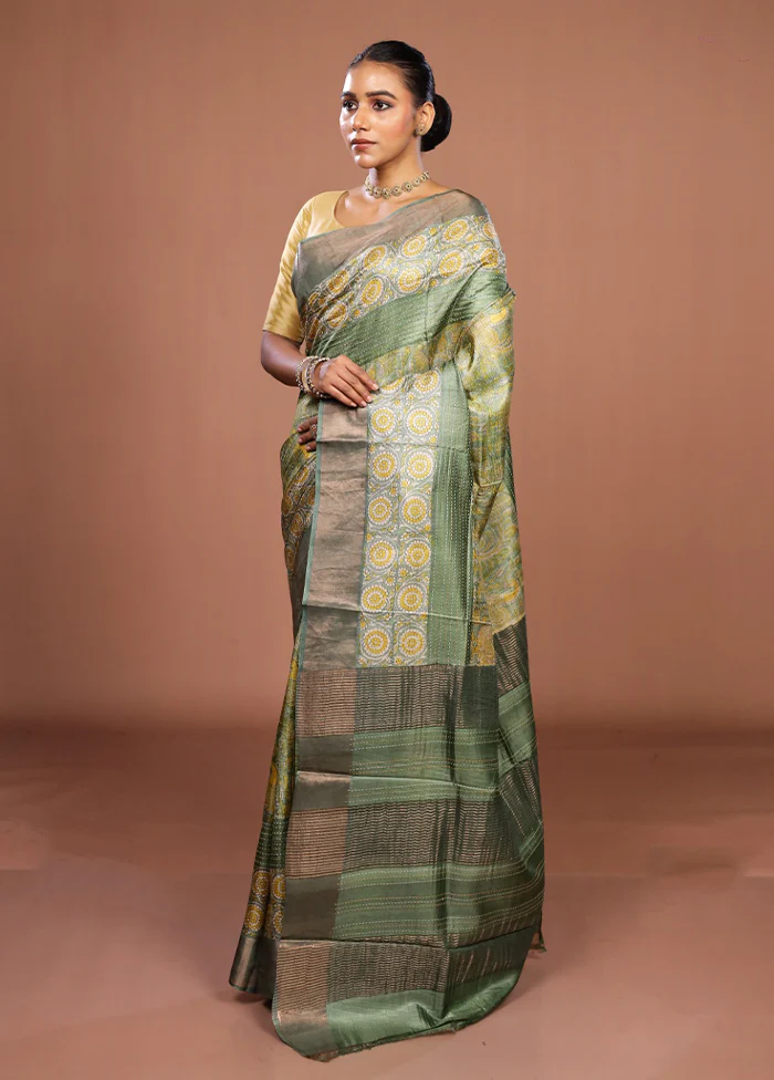Green Handloom Tussar Pure Silk Saree With Blouse Piece - Image 4