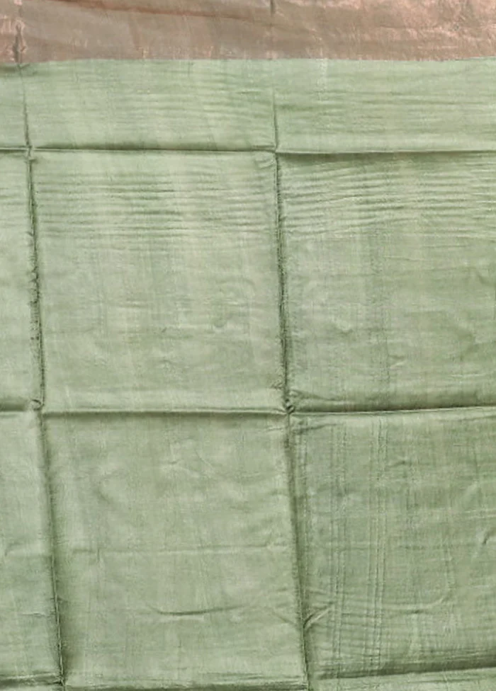 Green Handloom Tussar Pure Silk Saree With Blouse Piece - Image 5