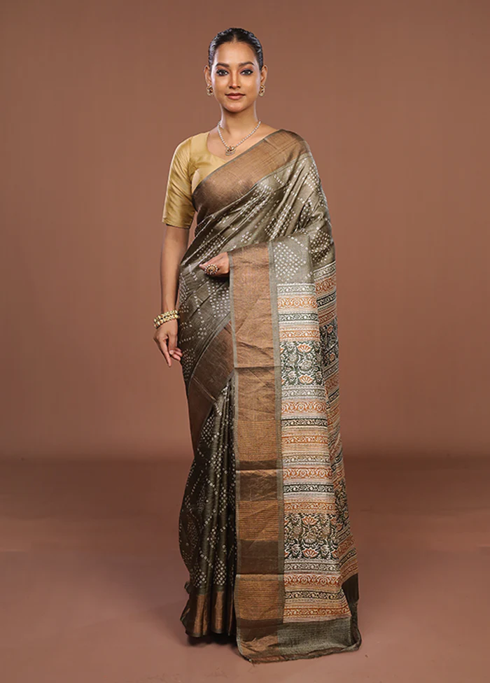 Green Handloom Tussar Pure Silk Saree With Blouse Piece - Image 2
