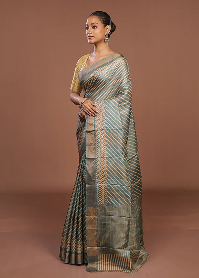 Green Handloom Tussar Pure Silk Saree With Blouse Piece - Image 3