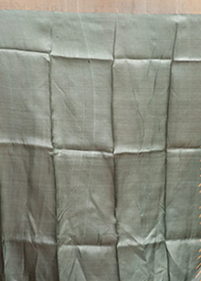 Green Handloom Tussar Pure Silk Saree With Blouse Piece - Image 4