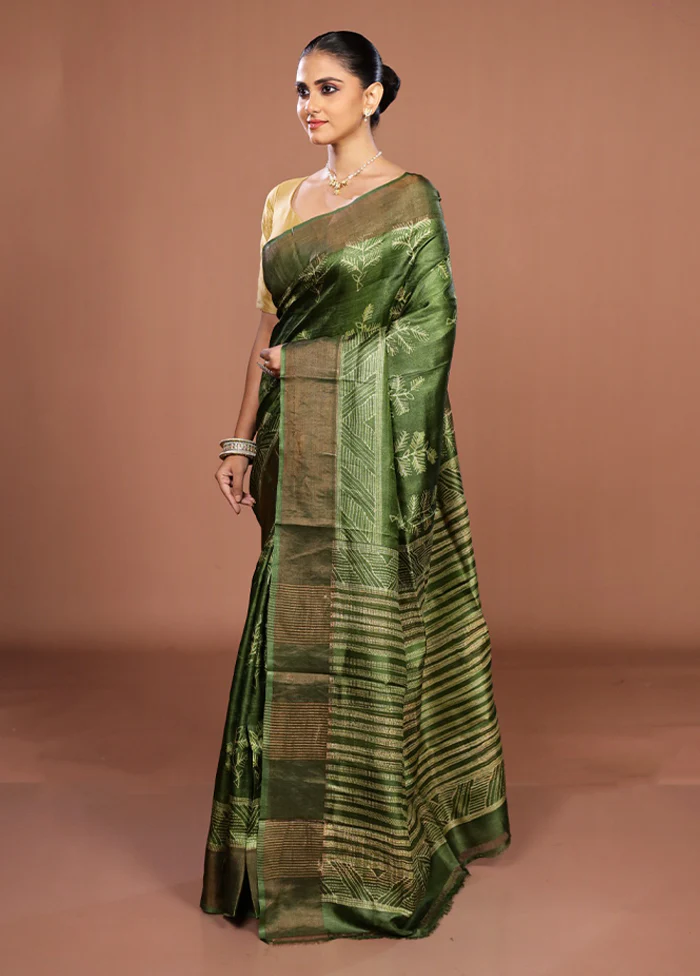 Green Handloom Tussar Pure Silk Saree With Blouse Piece - Image 4