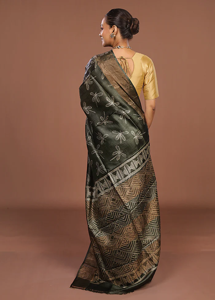 Green Handloom Tussar Pure Silk Saree With Blouse Piece - Image 3
