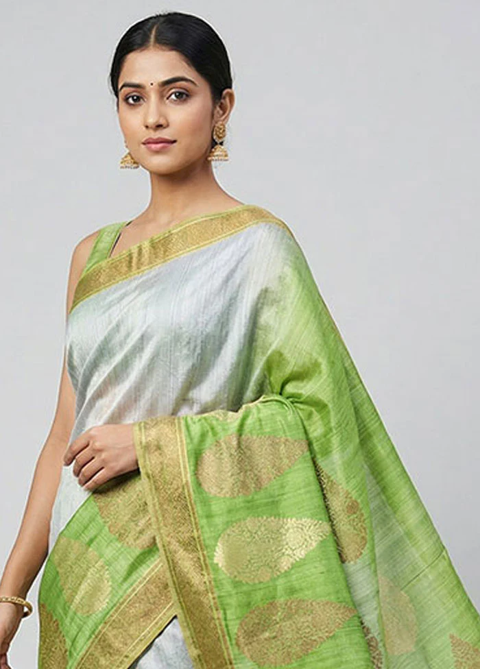 Green Handloom Tussar Pure Silk Saree With Blouse Piece - Image 2