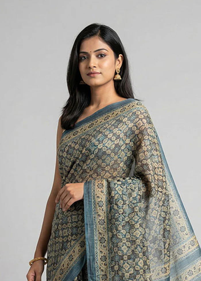 Green Handloom Tussar Pure Silk Saree With Blouse Piece - Image 2