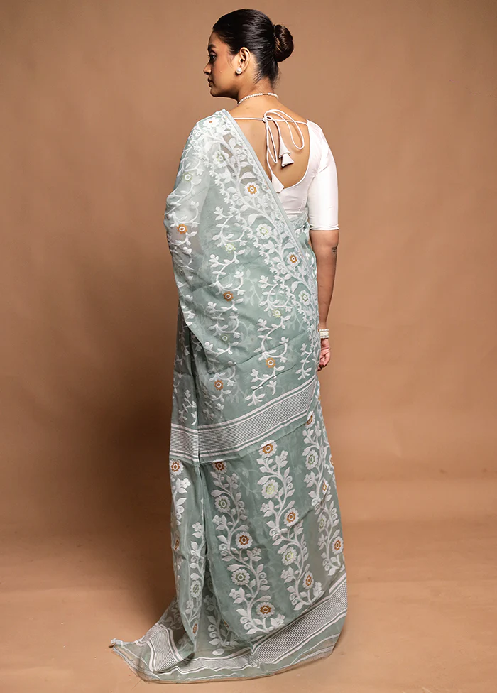 Green Tant Jamdani Saree Without Blouse Piece - Image 3