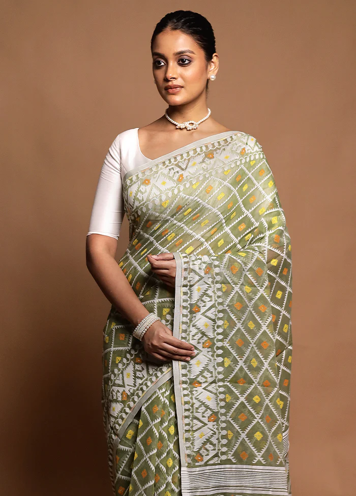 Green Tant Jamdani Saree Without Blouse Piece - Image 2
