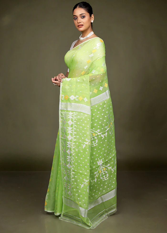 Green Tant Jamdani Saree Without Blouse Piece - Image 4