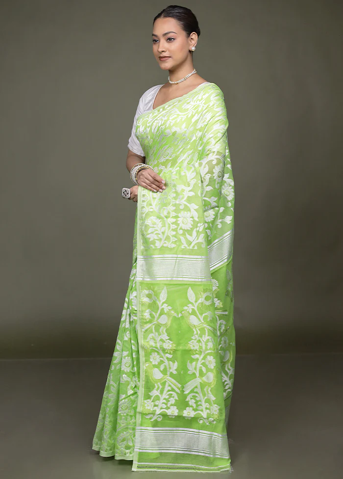 Green Tant Jamdani Saree Without Blouse Piece - Image 4