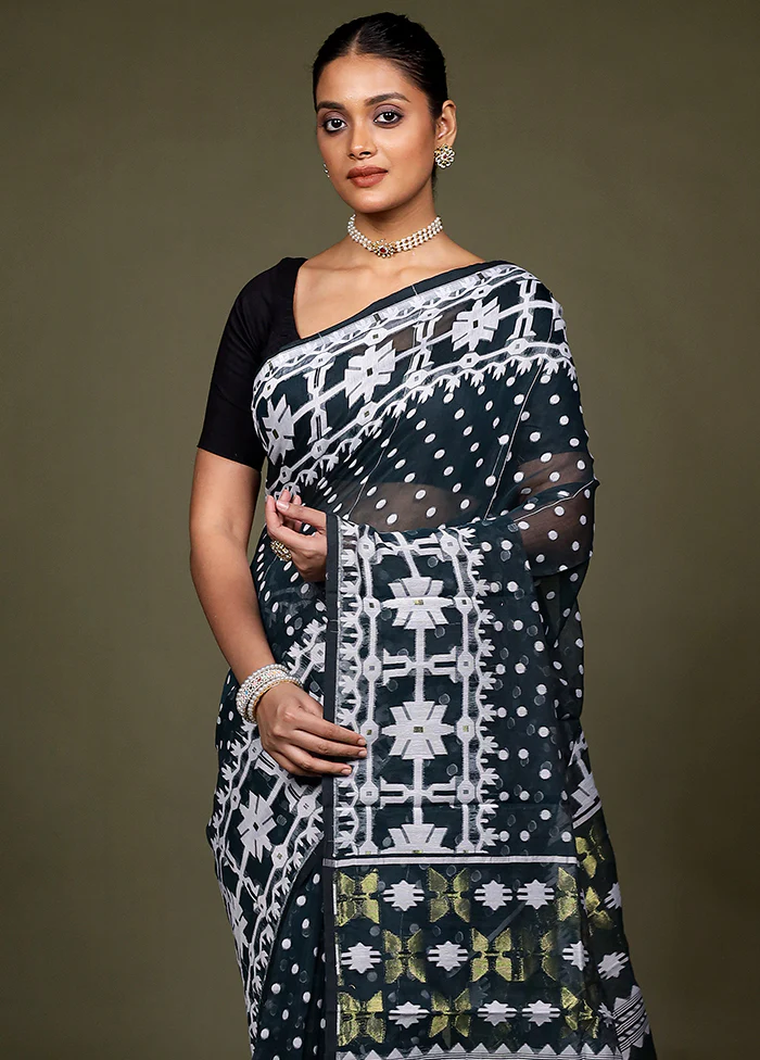 Green Tant Jamdani Saree Without Blouse Piece - Image 2