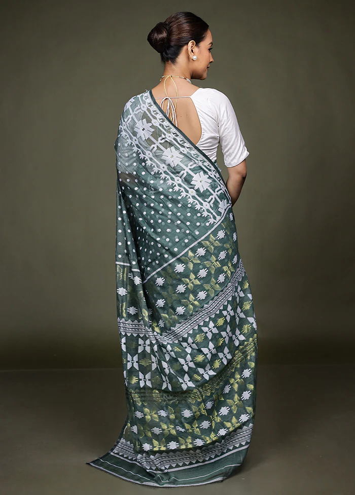 Green Tant Jamdani Saree Without Blouse Piece - Image 3