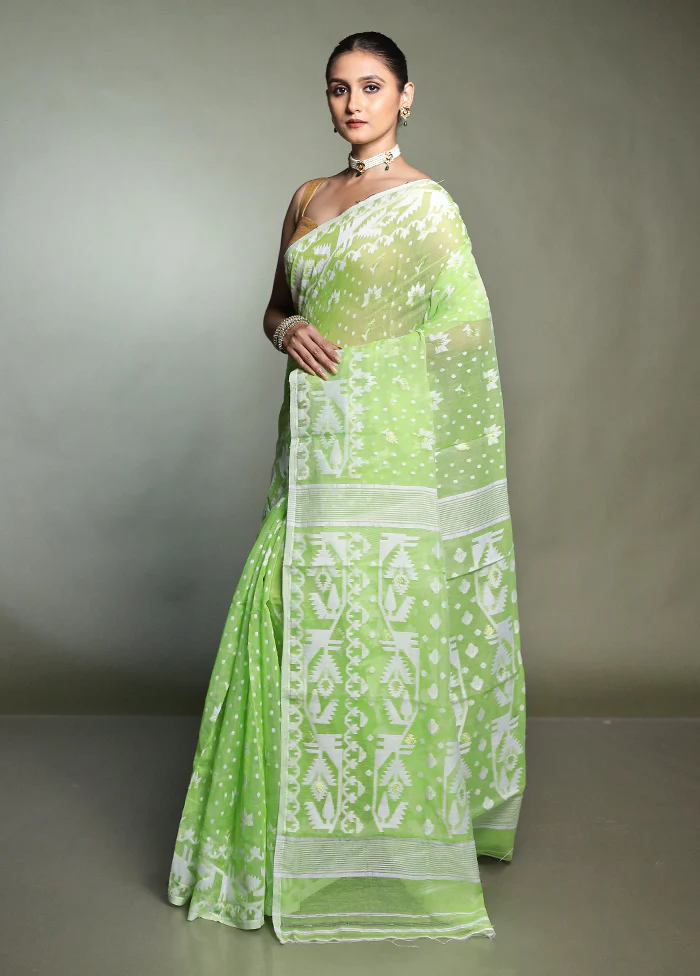 Green Tant Jamdani Saree Without Blouse Piece - Image 4