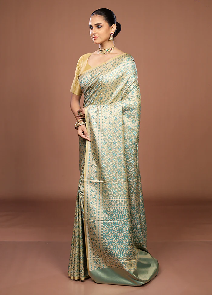 Green Jamewar Silk Saree With Blouse Piece - Image 4