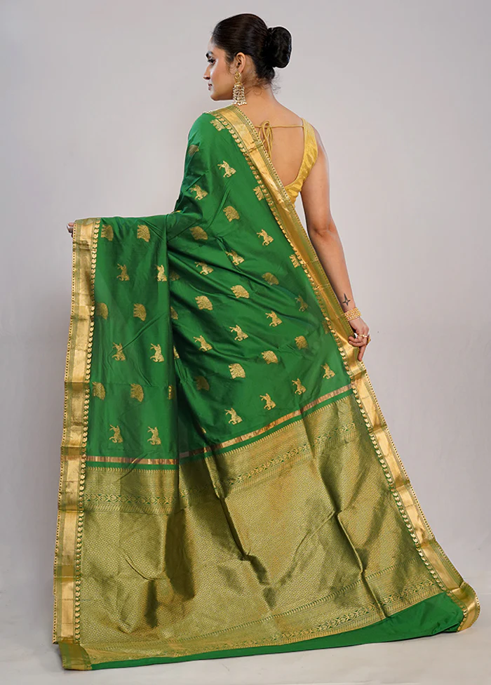 Green Kanjivaram Pure Silk Saree With Blouse Piece - Image 4