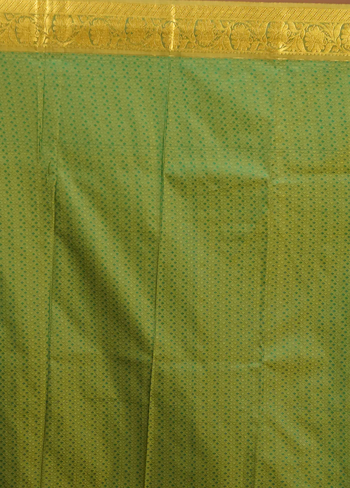 Green Kanjivaram Silk Saree With Blouse Piece - Image 5