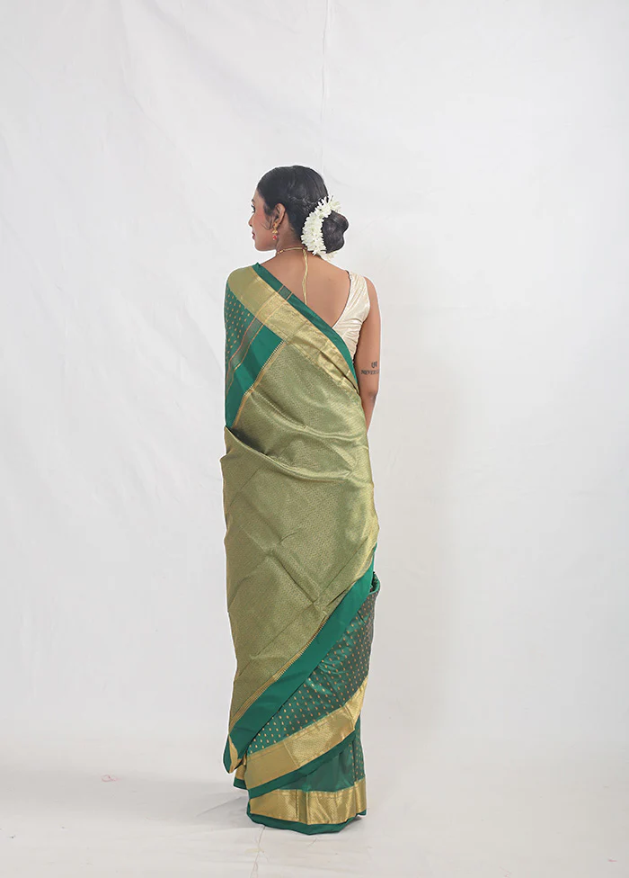 Green Kanjivaram Silk Saree With Blouse Piece - Image 4
