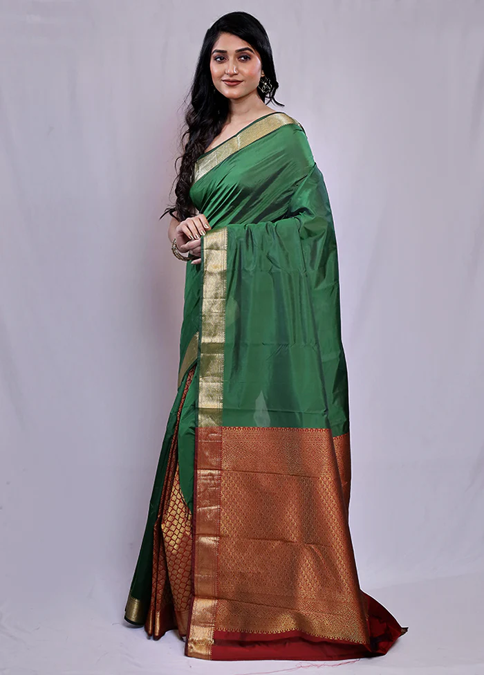 Green Kanjivaram Silk Saree With Blouse Piece - Image 5