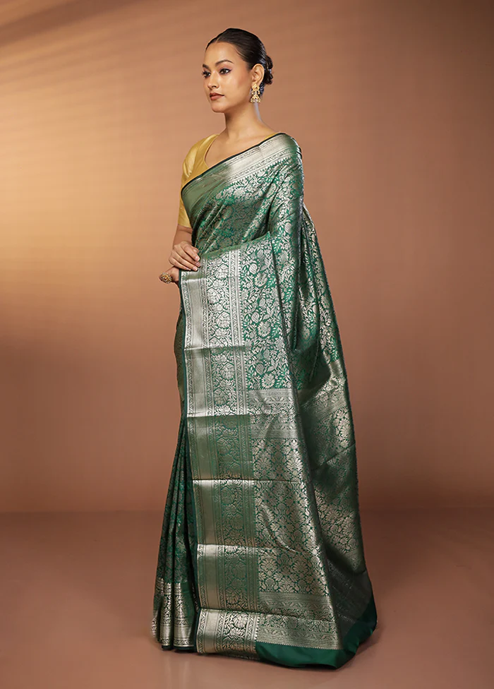 Green Kanjivaram Silk Saree With Blouse Piece - Image 4
