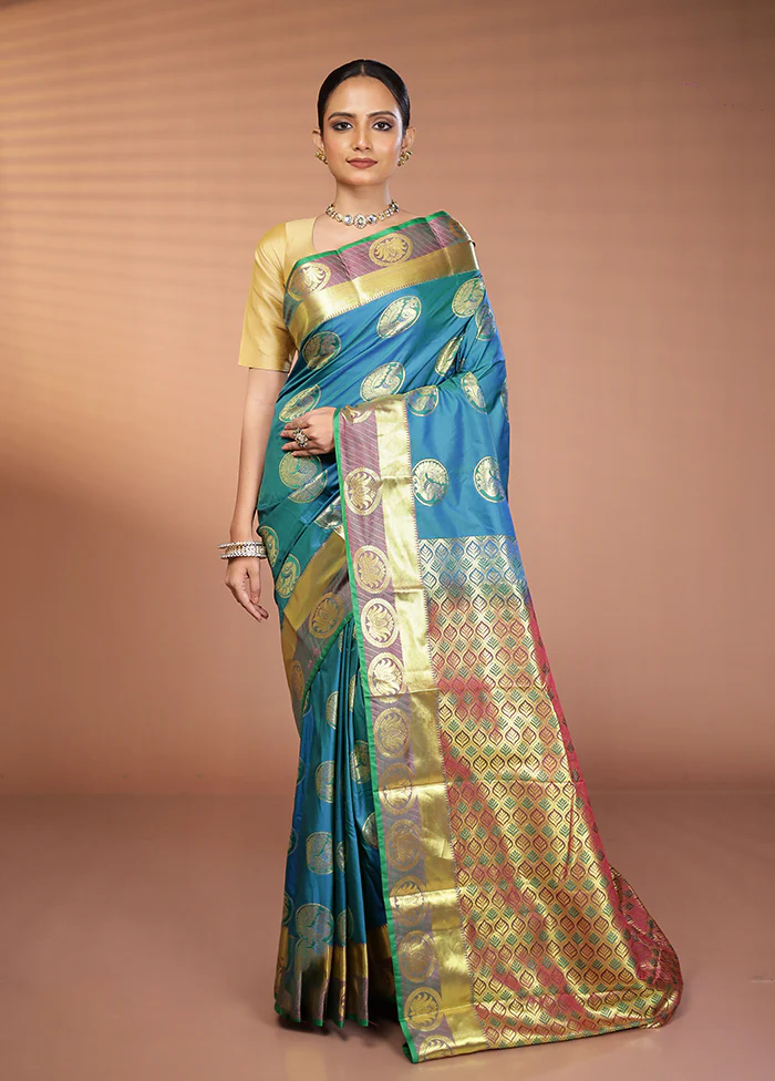 Green Kanjivaram Silk Saree With Blouse Piece - Image 2