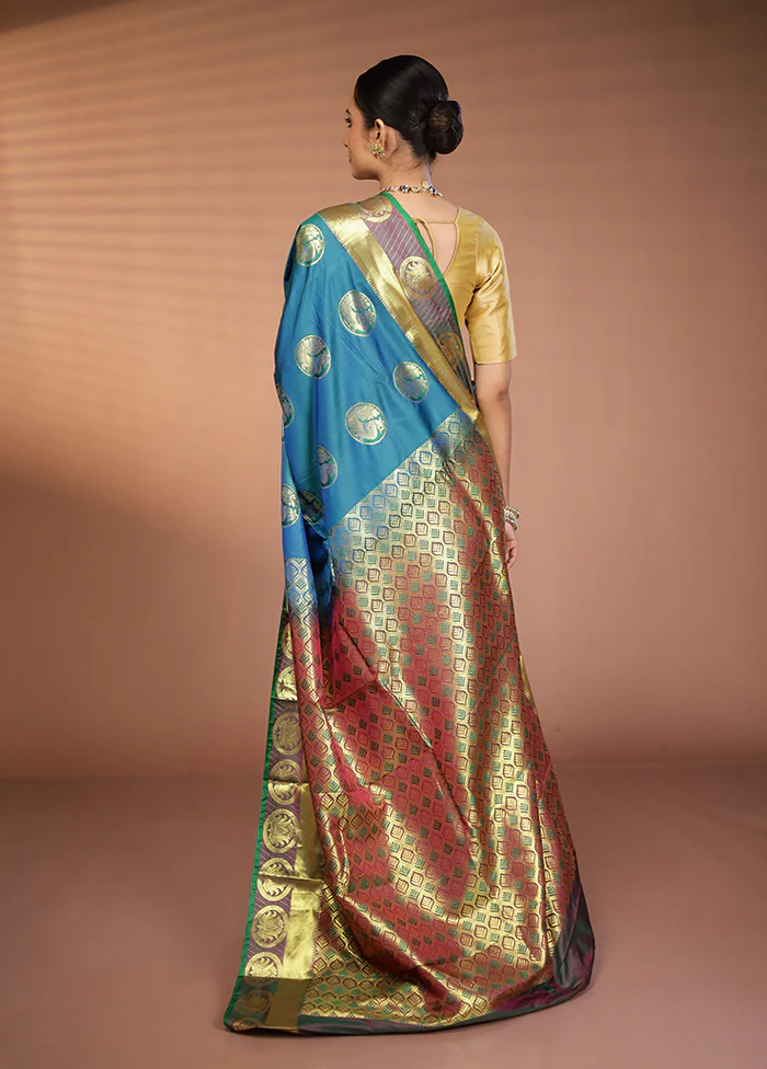 Green Kanjivaram Silk Saree With Blouse Piece - Image 3