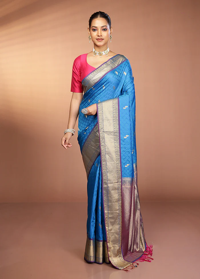 Green Kanjivaram Silk Saree With Blouse Piece - Image 2