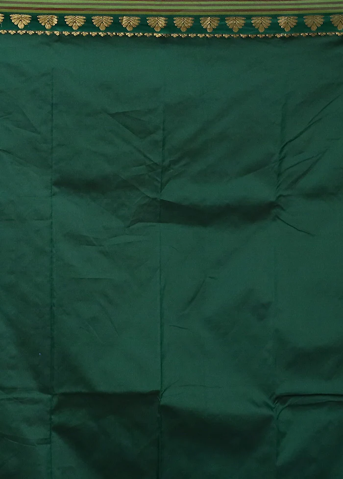Green Kanjivaram Silk Saree With Blouse Piece - Image 5