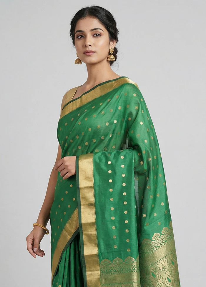 Green Kanjivaram Silk Saree With Blouse Piece - Image 2