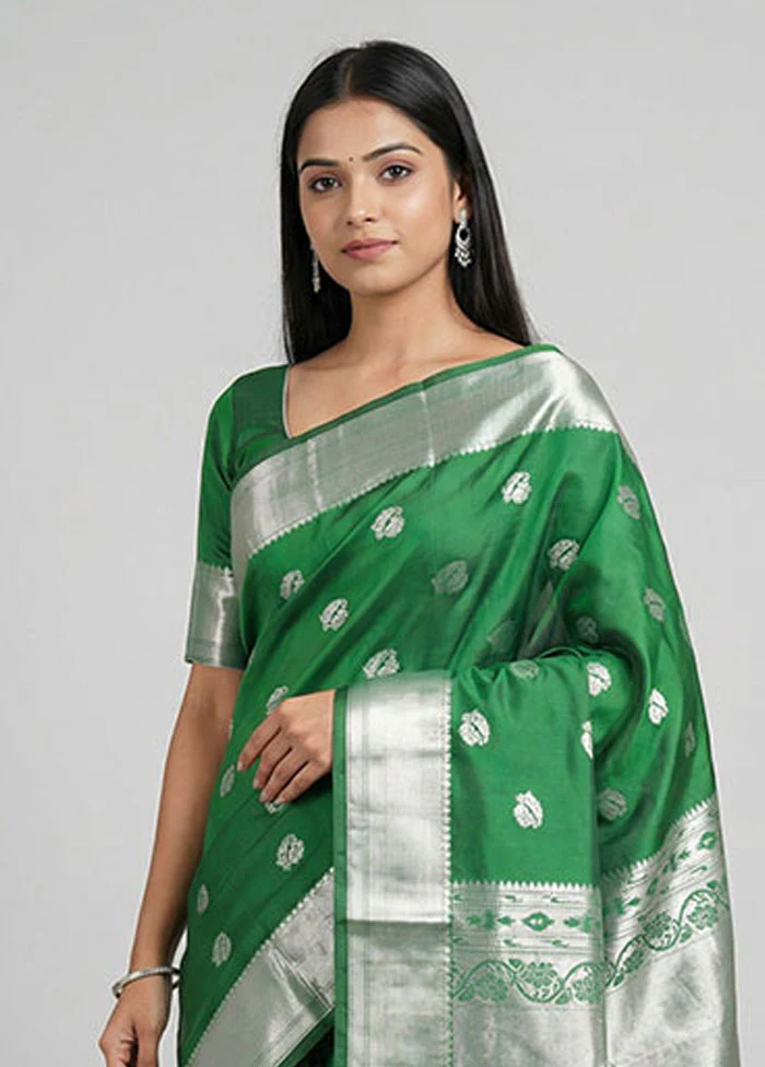 Green Kanjivaram Silk Saree With Blouse Piece - Image 2