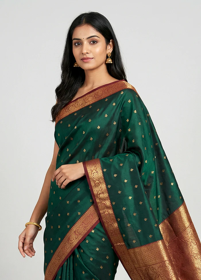 Green Kanjivaram Silk Saree With Blouse Piece - Image 2