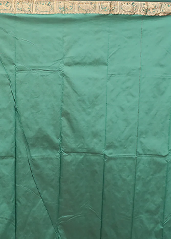 Green Kanjivaram Silk Saree With Blouse Piece - Image 5