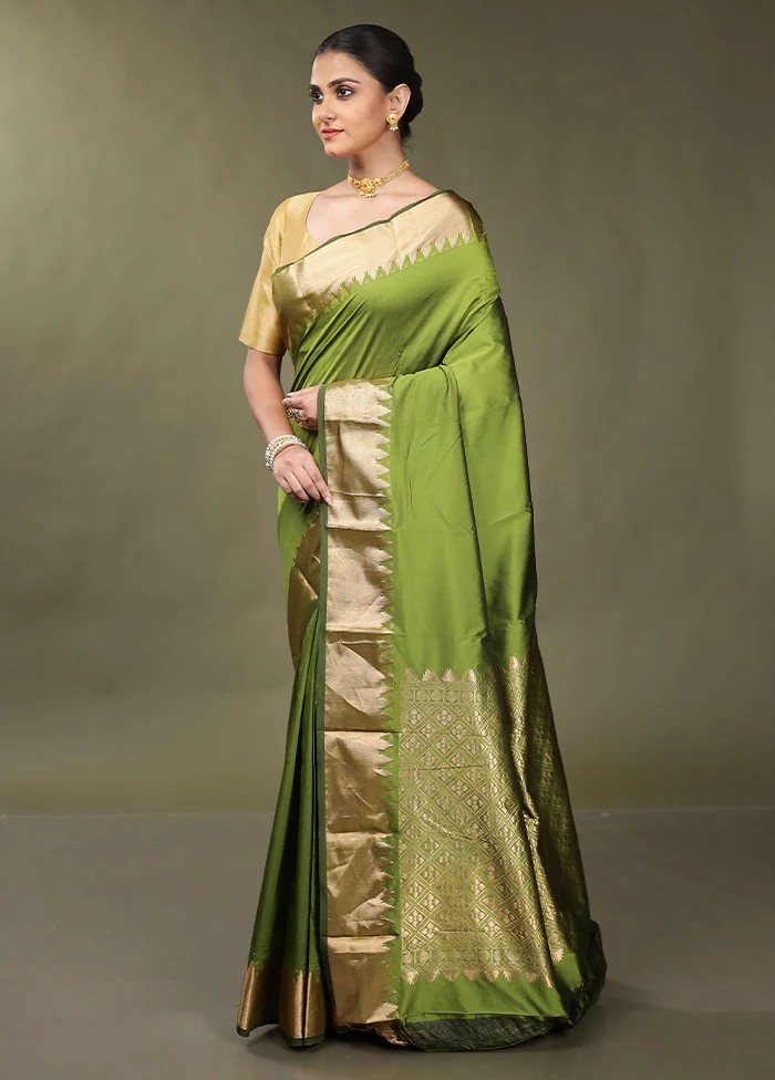 Green Kanjivaram Silk Saree With Blouse Piece - Image 4