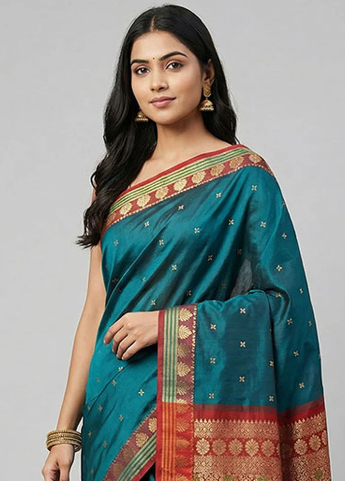 Green Kanjivaram Silk Saree With Blouse Piece - Image 2