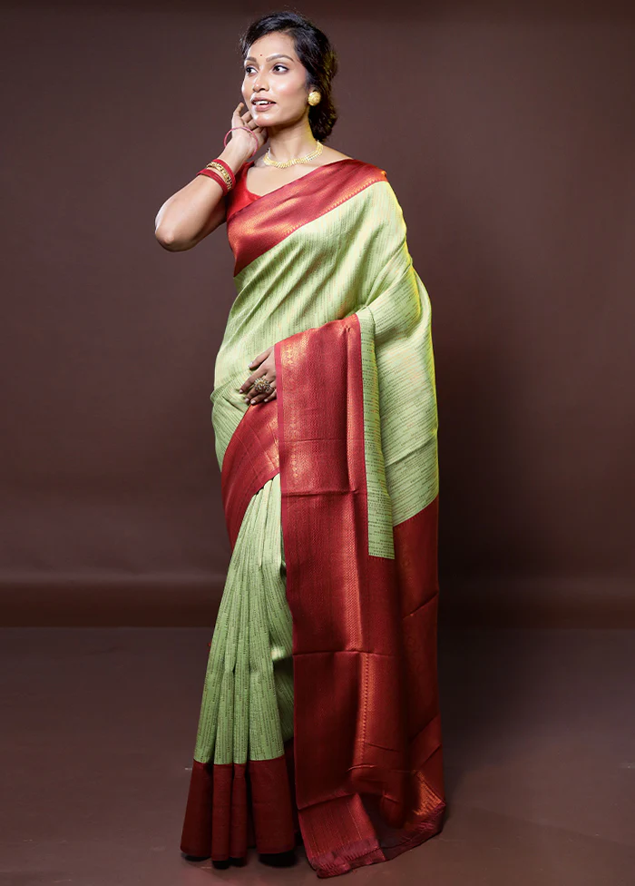 Green Kanjivaram Silk Saree With Blouse Piece - Image 2