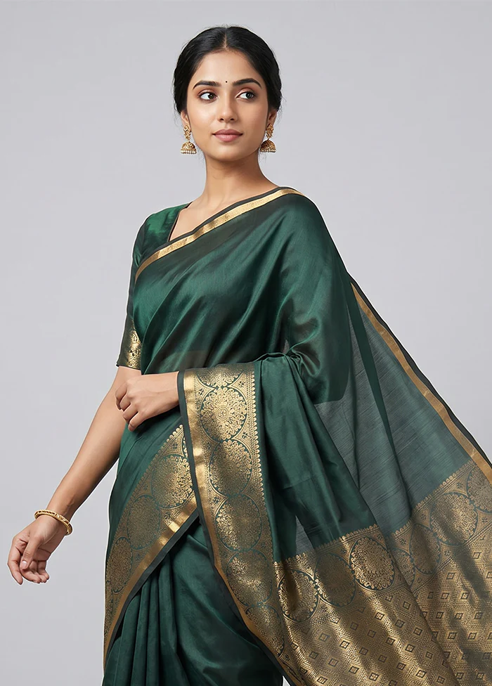 Green Kanjivaram Silk Saree With Blouse Piece - Image 2