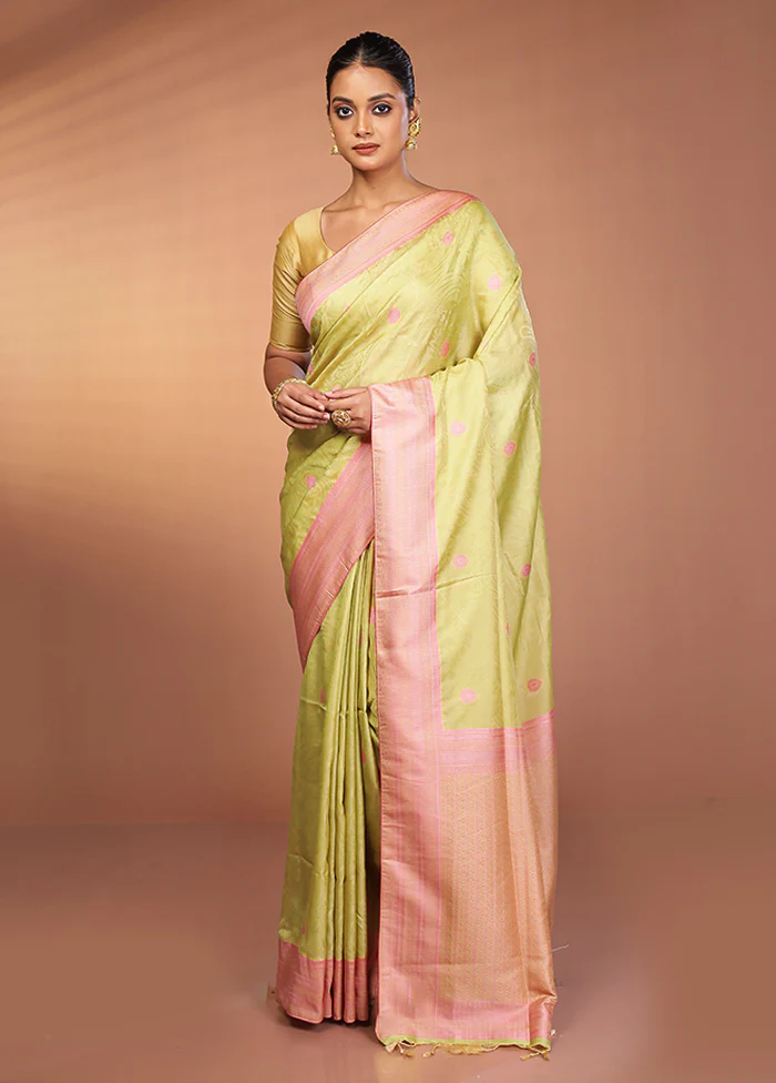 Green Kanjivaram Silk Saree With Blouse Piece - Image 2