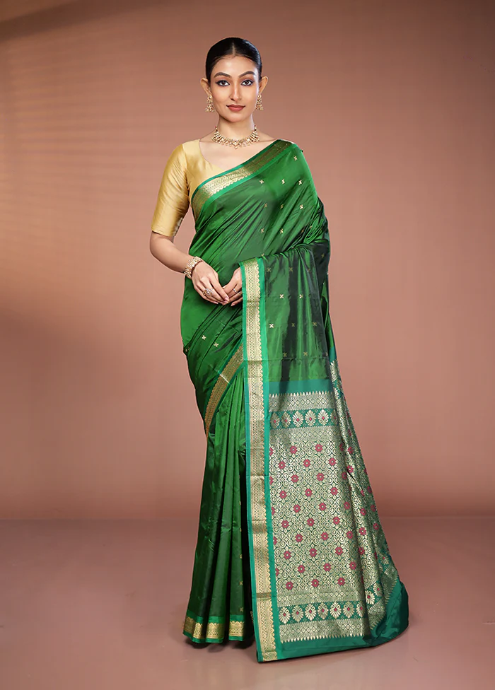 Green Kanjivaram Silk Saree With Blouse Piece - Image 2