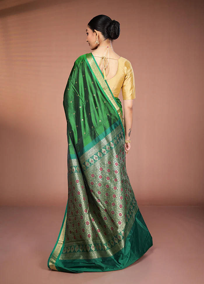 Green Kanjivaram Silk Saree With Blouse Piece - Image 3