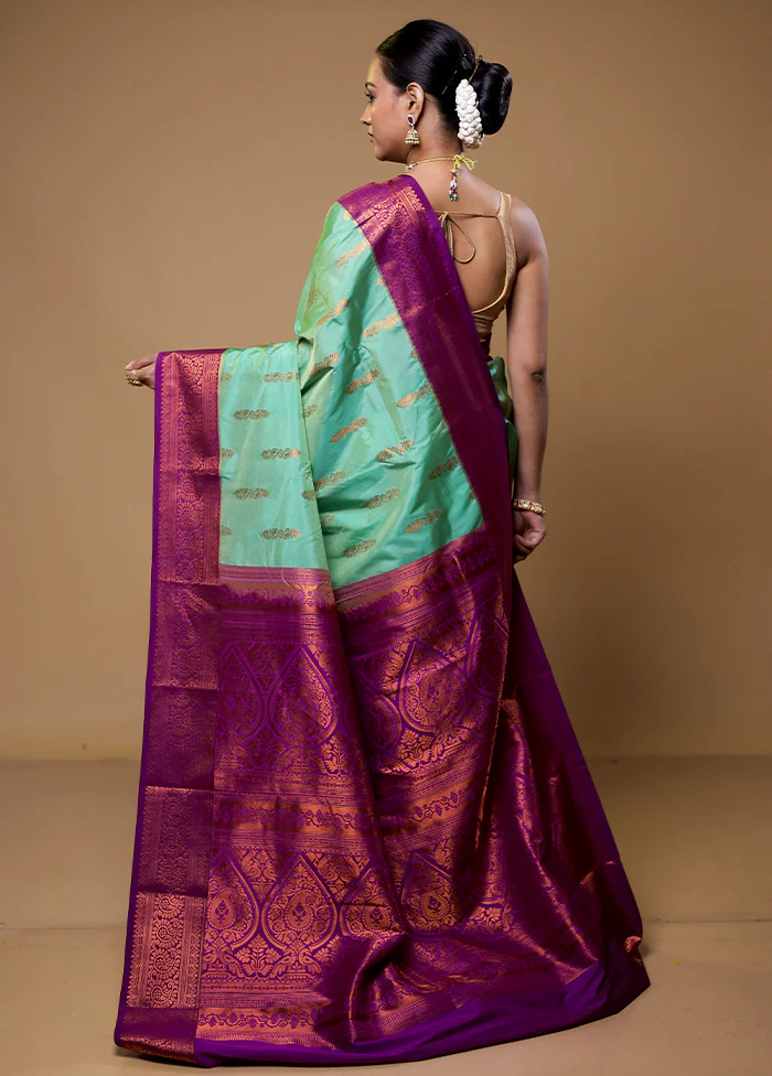 Green Kanjivaram Silk Saree With Blouse Piece - Image 3