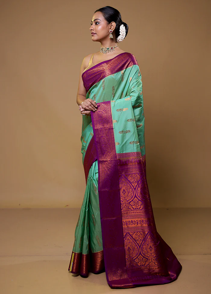 Green Kanjivaram Silk Saree With Blouse Piece - Image 4