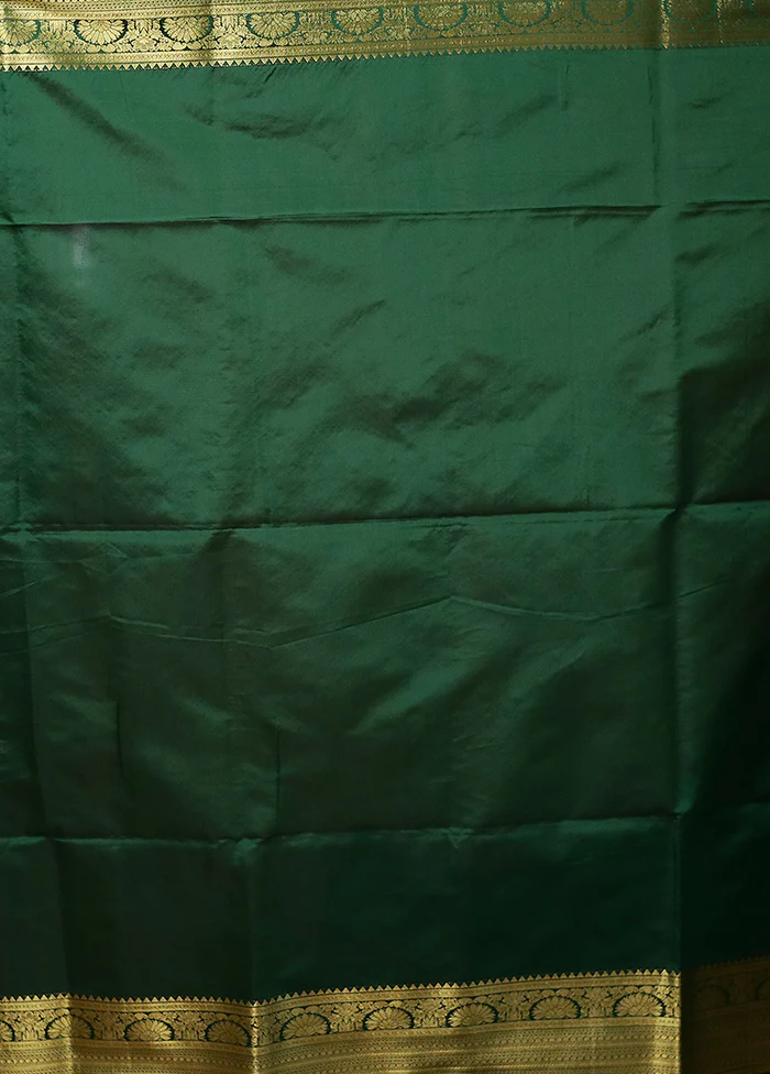 Green Kanjivaram Silk Saree With Blouse Piece - Image 5