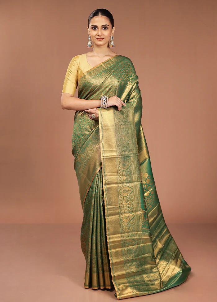 Green Kanjivaram Silk Saree With Blouse Piece - Image 2