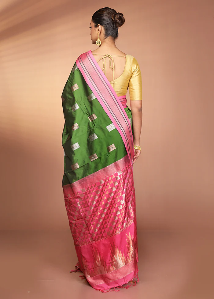Green Kanjivaram Silk Saree With Blouse Piece - Image 3