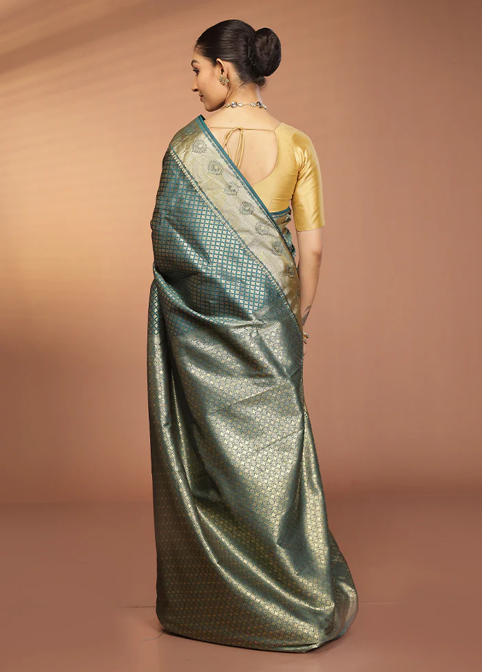 Green Kanjivaram Silk Saree With Blouse Piece - Image 3