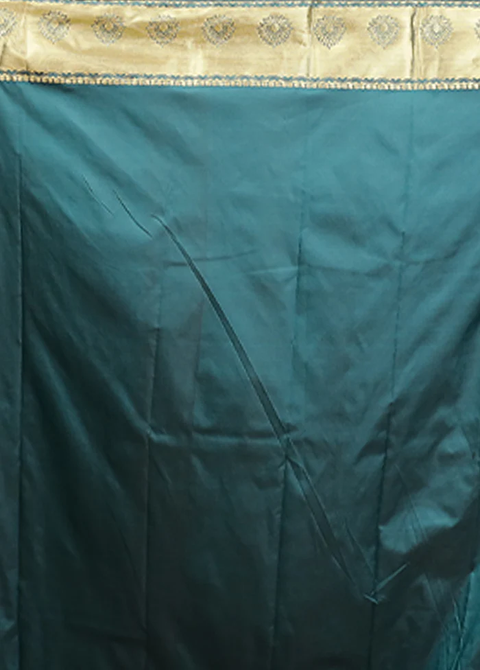 Green Kanjivaram Silk Saree With Blouse Piece - Image 5