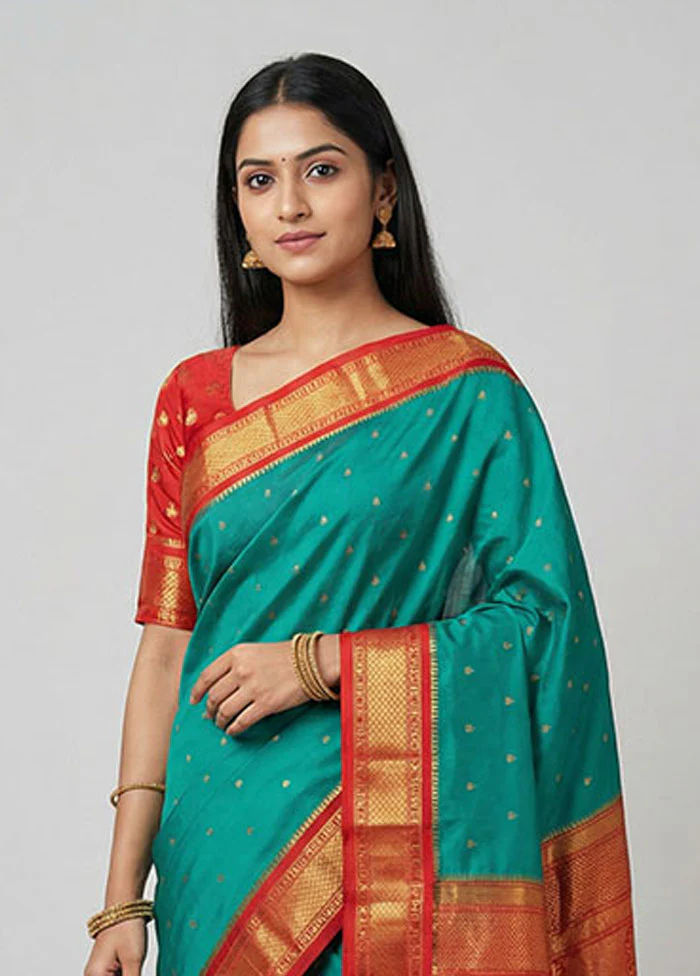 Green Kanjivaram Silk Saree With Blouse Piece - Image 2