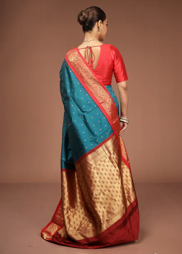 Green Kanjivaram Silk Saree With Blouse Piece - Image 3